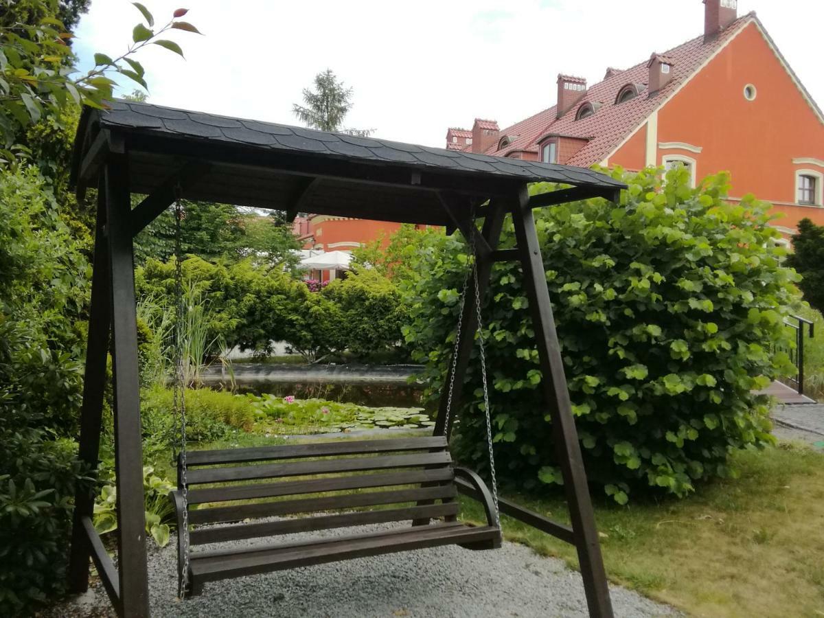 Dworek 1885 Ostrzeszów Kültér fotó