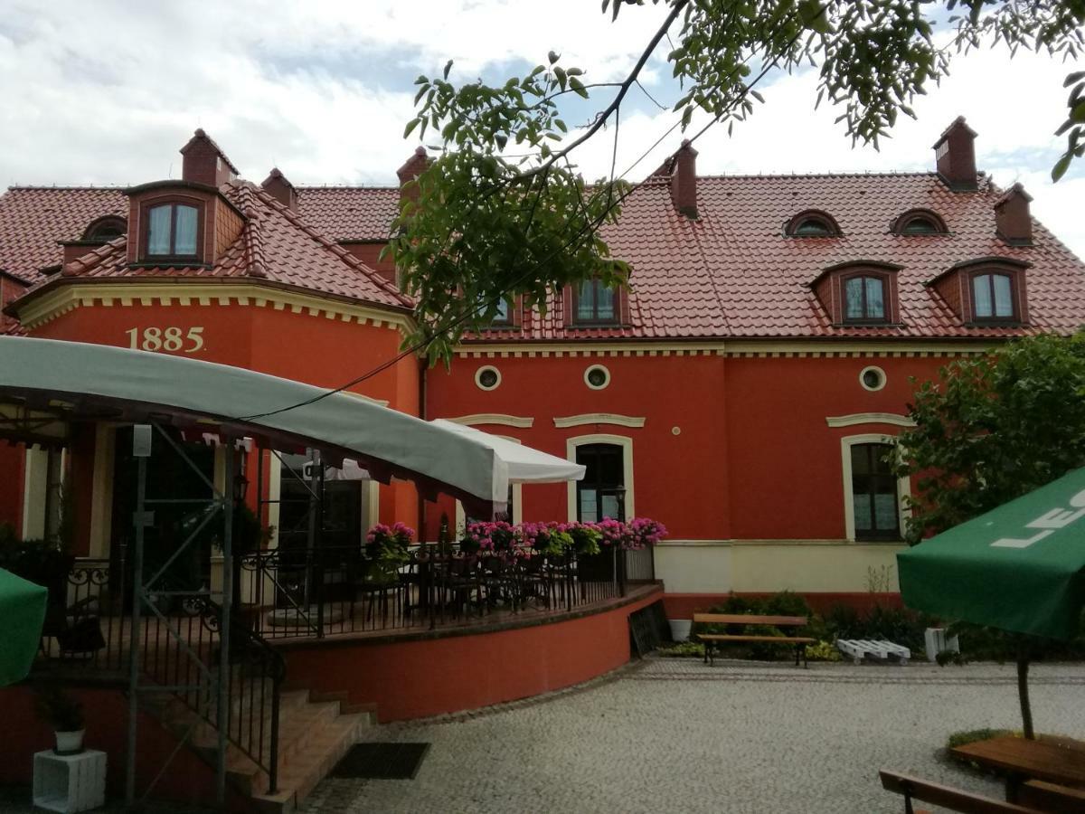 Dworek 1885 Ostrzeszów Kültér fotó