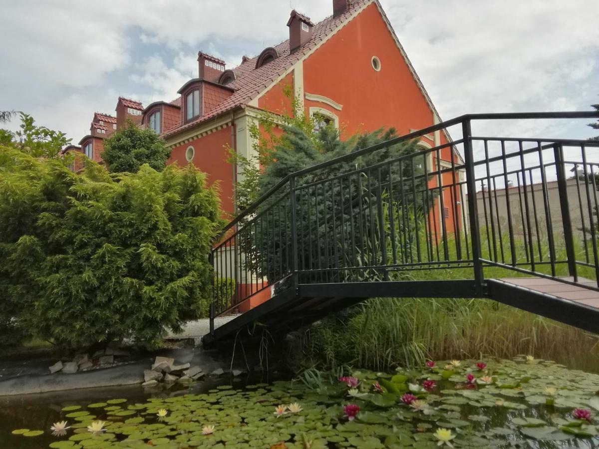 Dworek 1885 Ostrzeszów Kültér fotó